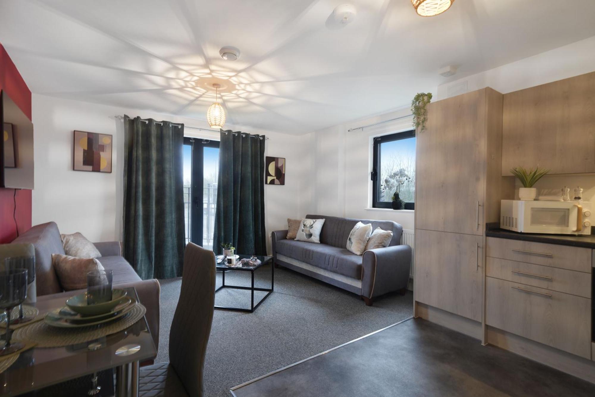 Modern Apartments With Free Parking Near Heathrow Colnbrook Exterior photo