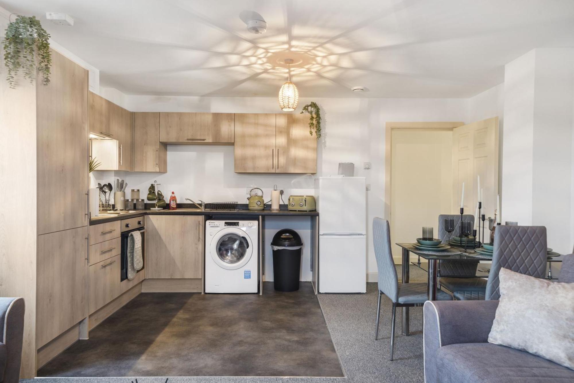 Modern Apartments With Free Parking Near Heathrow Colnbrook Exterior photo