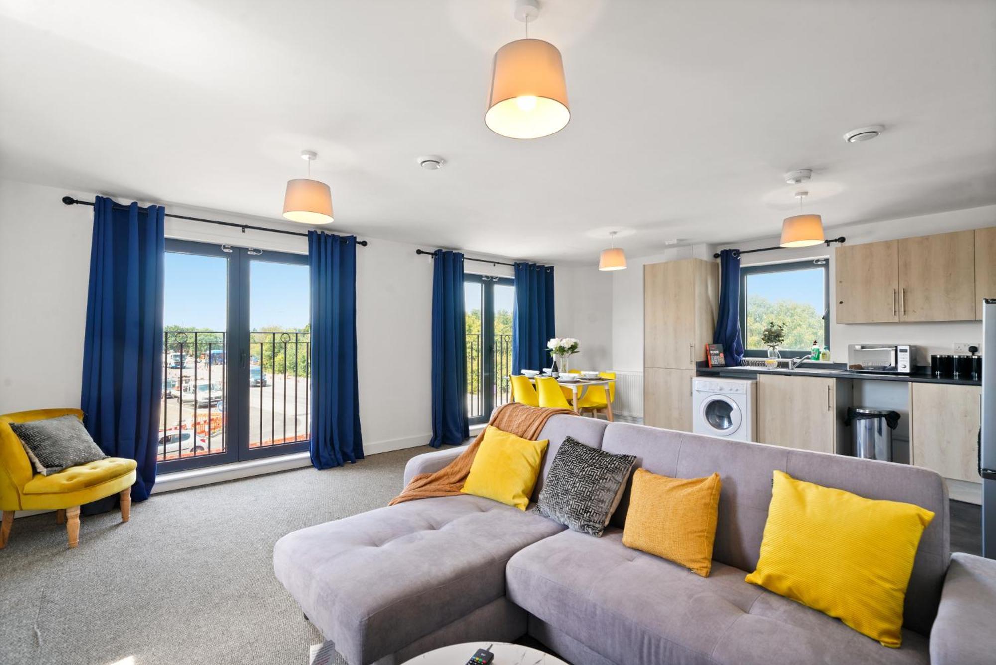 Modern Apartments With Free Parking Near Heathrow Colnbrook Exterior photo