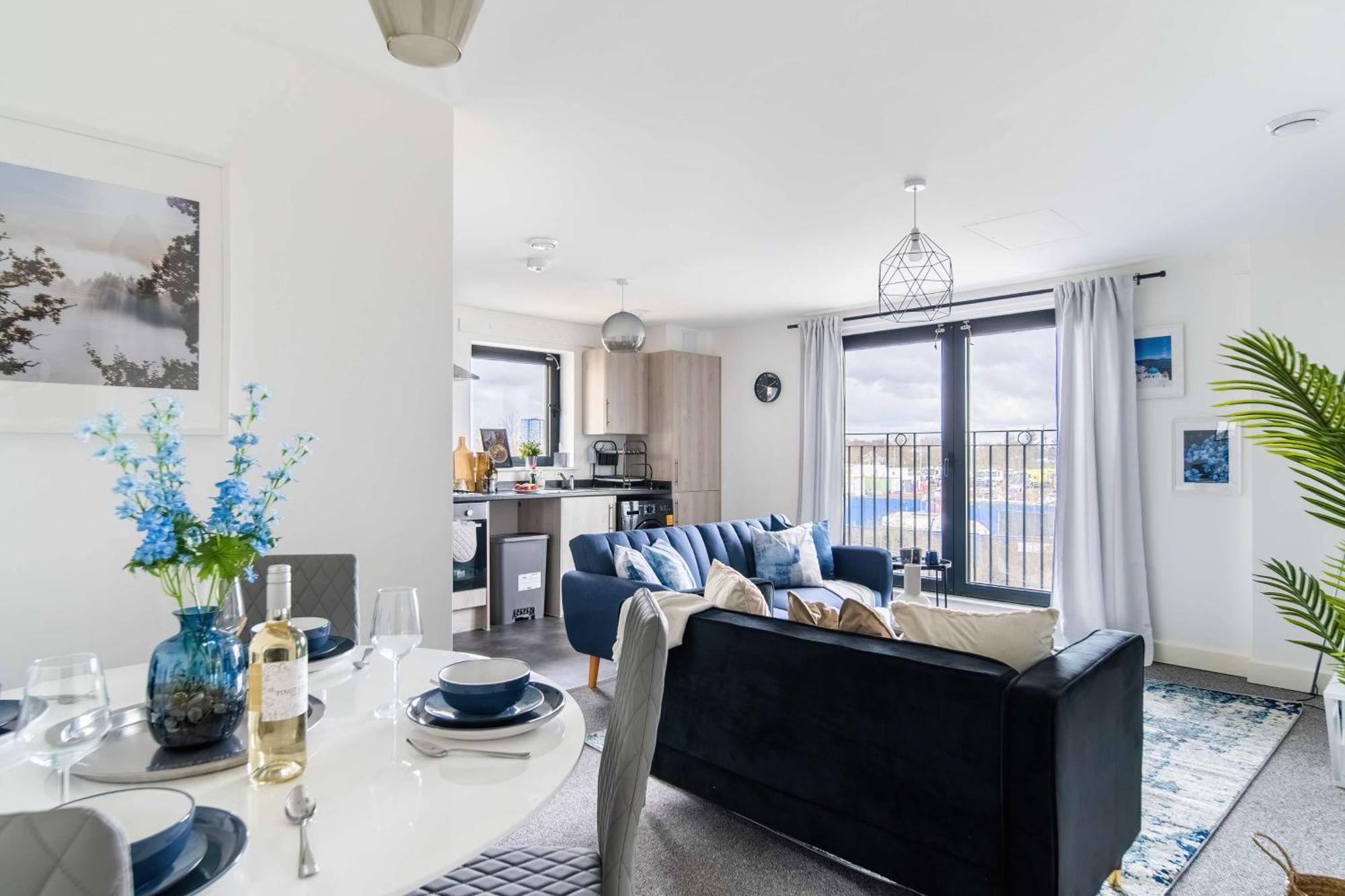 Modern Apartments With Free Parking Near Heathrow Colnbrook Exterior photo